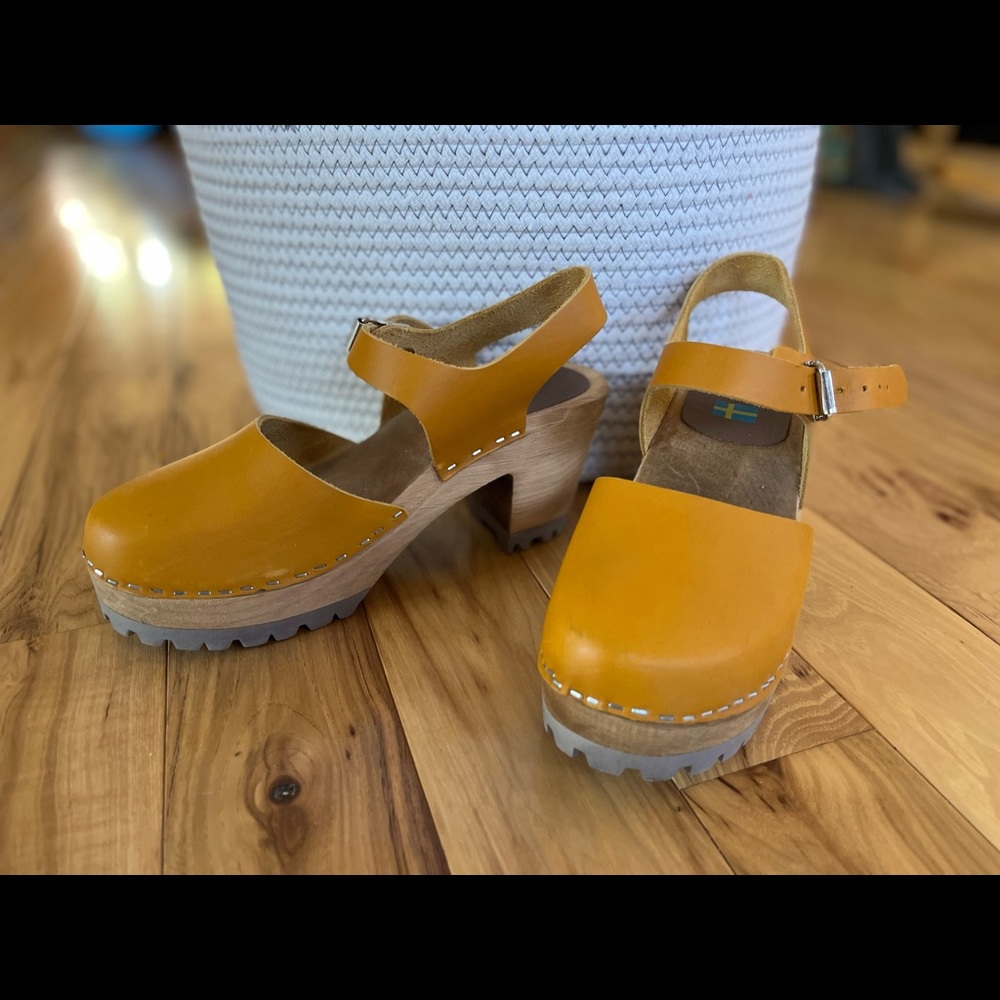 MIA Abba Clogs size 38